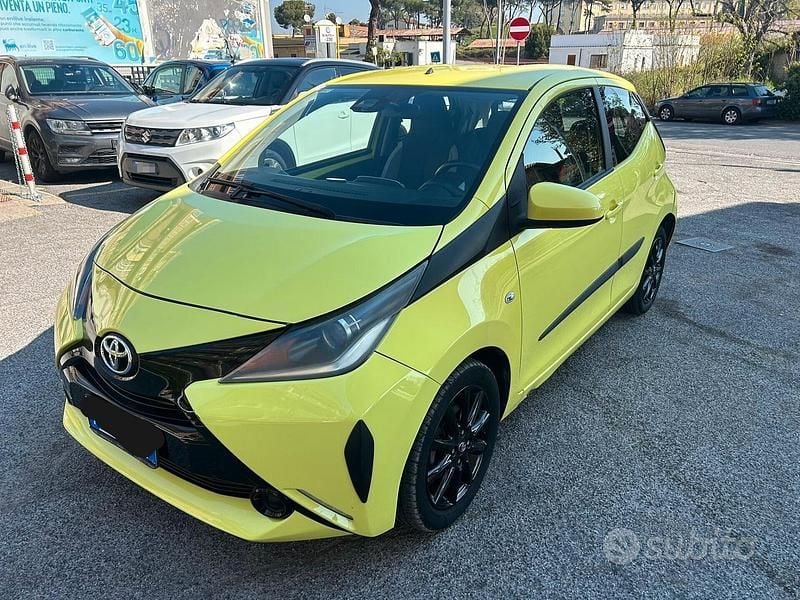 Usata Toyota Aygo Cool 69 CV (50 kW) 2017 Giallo Utilitaria