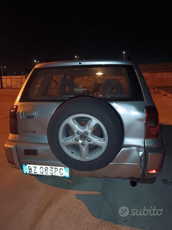 Usata Toyota RAV4 116 CV (85 kW) 2003 SUV