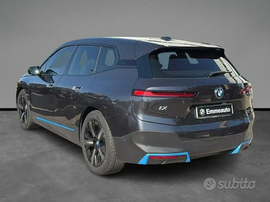 Usata BMW iX 102 kW (139 CV) 2021 Grigio SUV