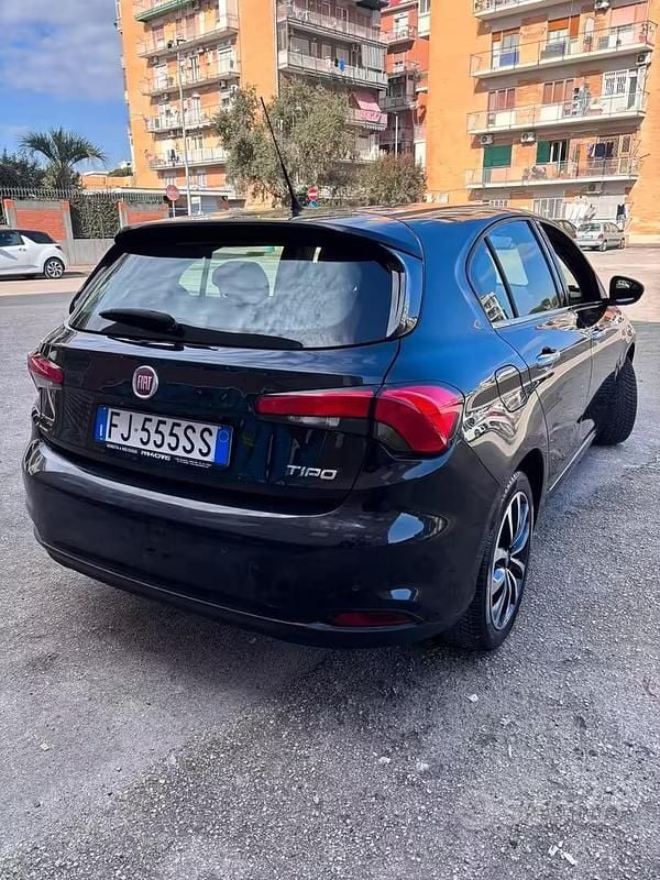 Usata Fiat Tipo Easy 120 CV (88 kW) 2017 Blu Station wagon