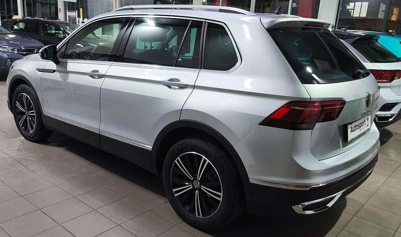 Usata VW Tiguan Elegance 150 CV (110 kW) 2022 Argento reflex met. SUV