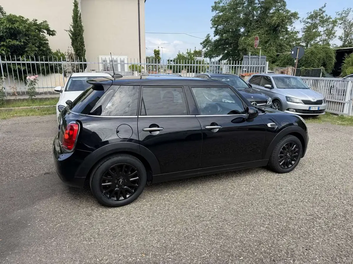 Usata Mini Cooper D Hype 116 CV (85 kW) 2017 Nero Utilitaria