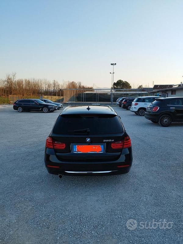 Usata BMW 320 Luxury Line 184 CV (135 kW) 2014 Nero Station wagon