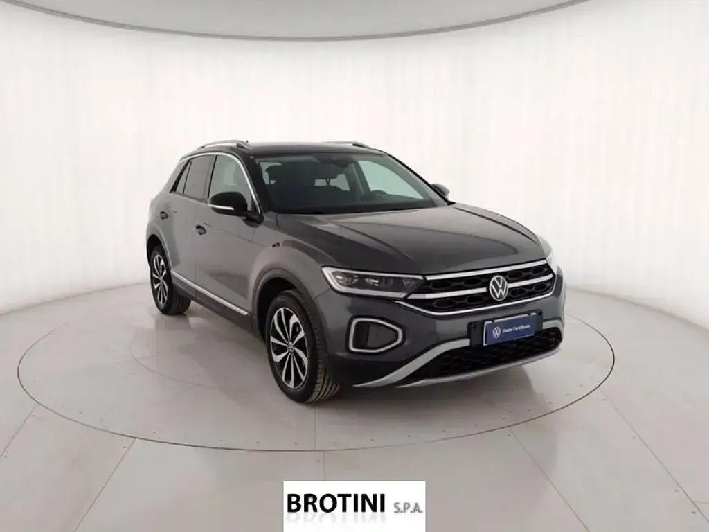 Usata VW T-Roc Style 110 CV (80 kW) 2023 Grigio metallizzato SUV