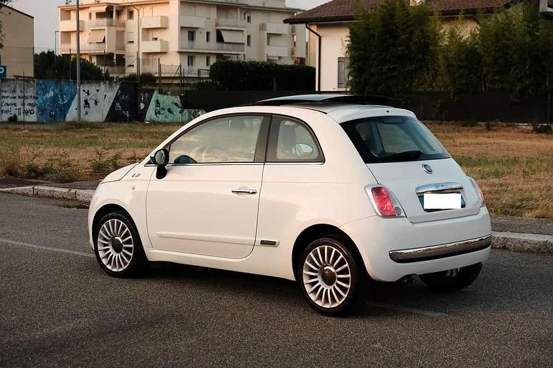 Usata Fiat 500 Lounge 95 CV (69 kW) 2011 Bianco Utilitaria