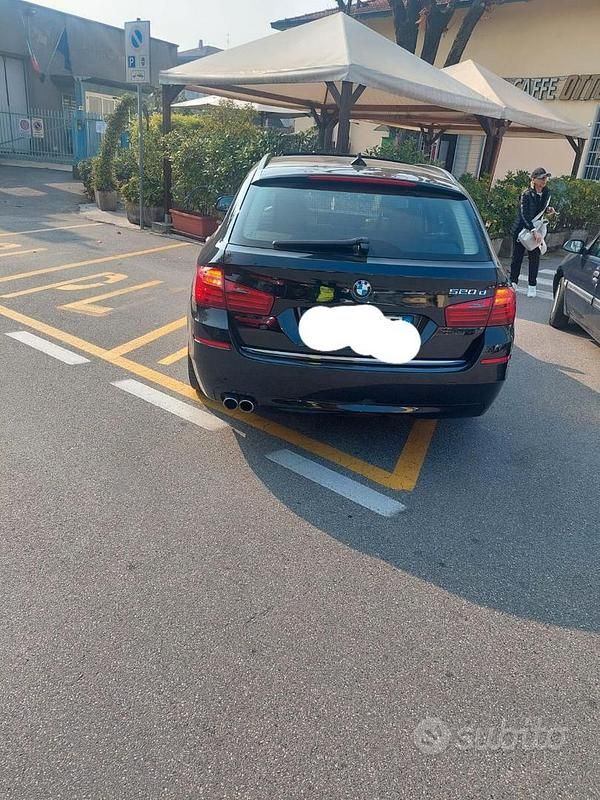 Usata BMW 520 Luxury Line 113 CV (83 kW) 2013 Nero Berlina