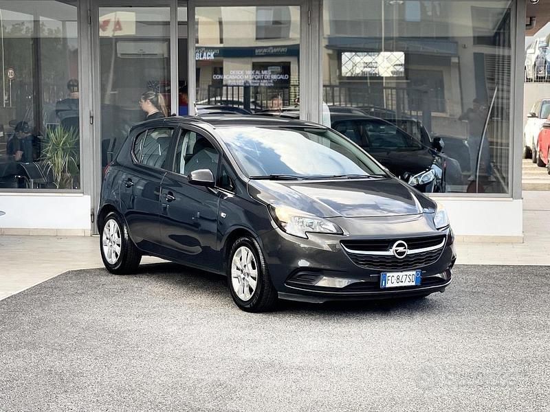 Grigio Usata 2016 Opel Corsa Tre volumi | 6900 € (Buon prezzo) - Immagine 1/4