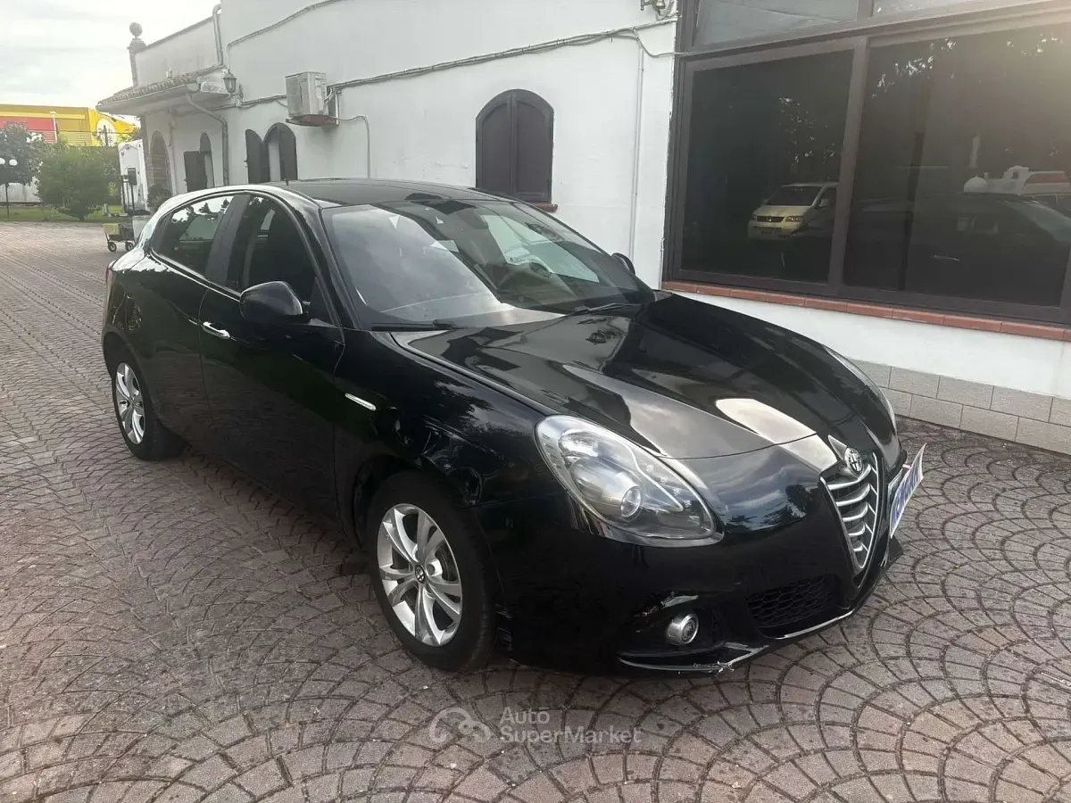 Usata Alfa Romeo Giulietta Distinctive 105 CV (77 kW) 2015 Nero Utilitaria