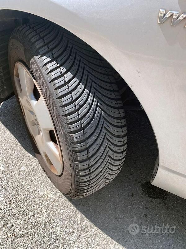 Usata Toyota Corolla 97 CV (71 kW) 2002 Bianco Berlina