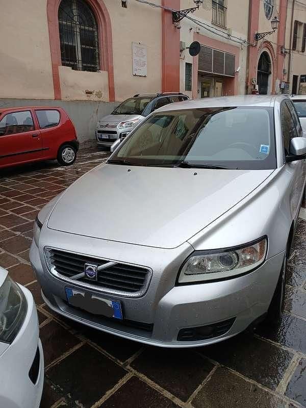 Argento Usata 2009 Volvo V50 Station wagon | 3000 € (Ottimo prezzo) - Immagine 1/3
