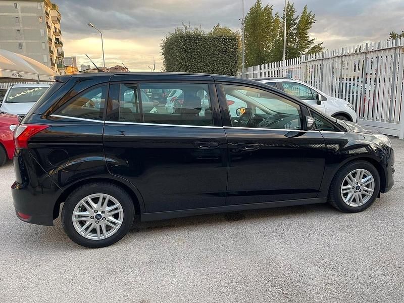 Usata Ford C-MAX Titanium 116 CV (85 kW) 2015 Nero Monovolume