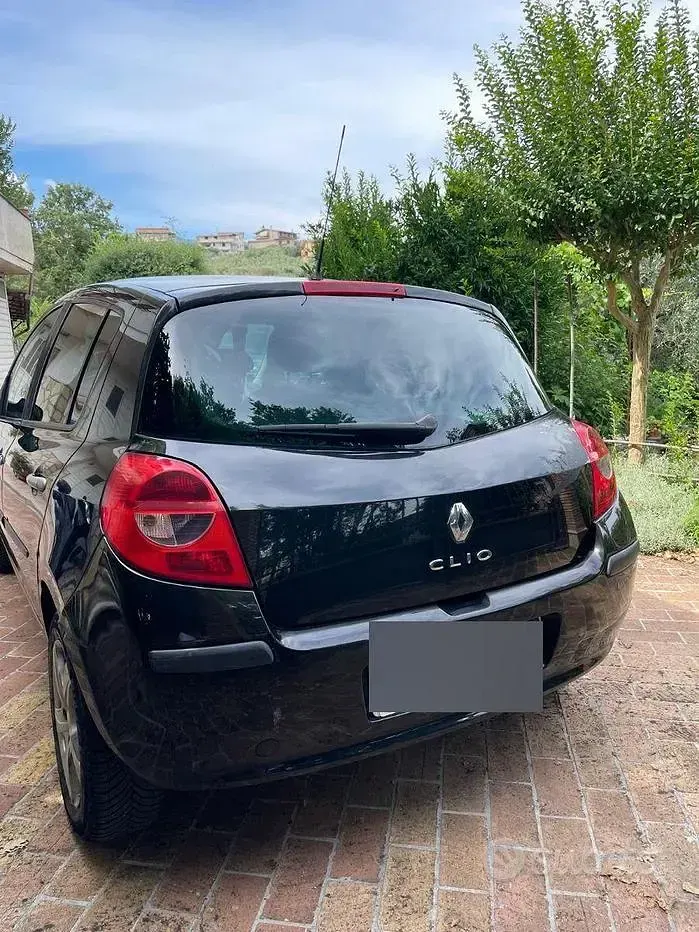 Usata Renault Clio III Rip Curl 75 CV (55 kW) 2007 Nero Berlina