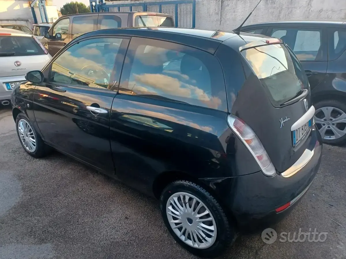 Usata Lancia Ypsilon 60 CV (44 kW) 2009 Nero Utilitaria
