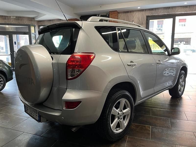 Usata Toyota RAV4 Sol 136 CV (100 kW) 2008 Argento SUV