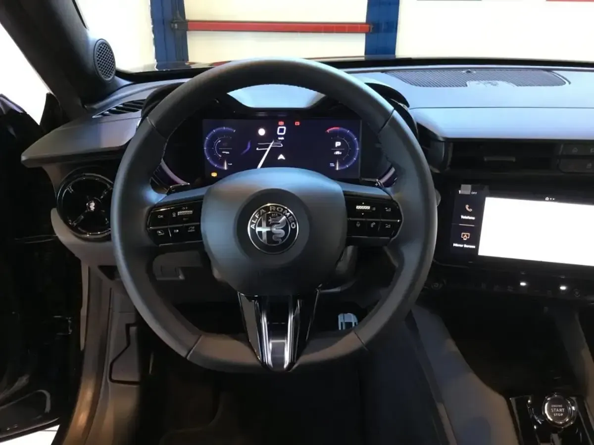 Usata Alfa Romeo Junior Edizione Speciale 114 kW (156 CV) 2025 Nero SUV