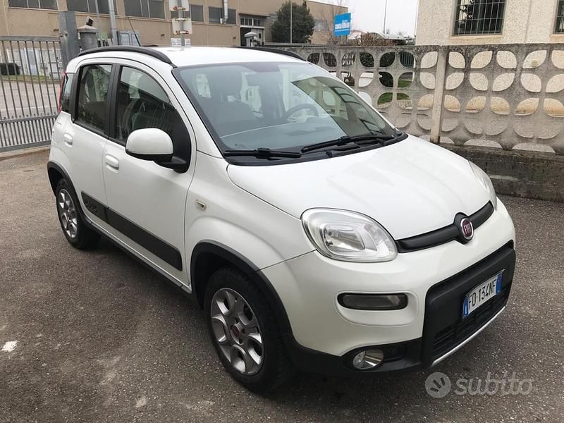 Usata Fiat Panda 4x4 S 86 CV (63 kW) 2016 Bianco Utilitaria