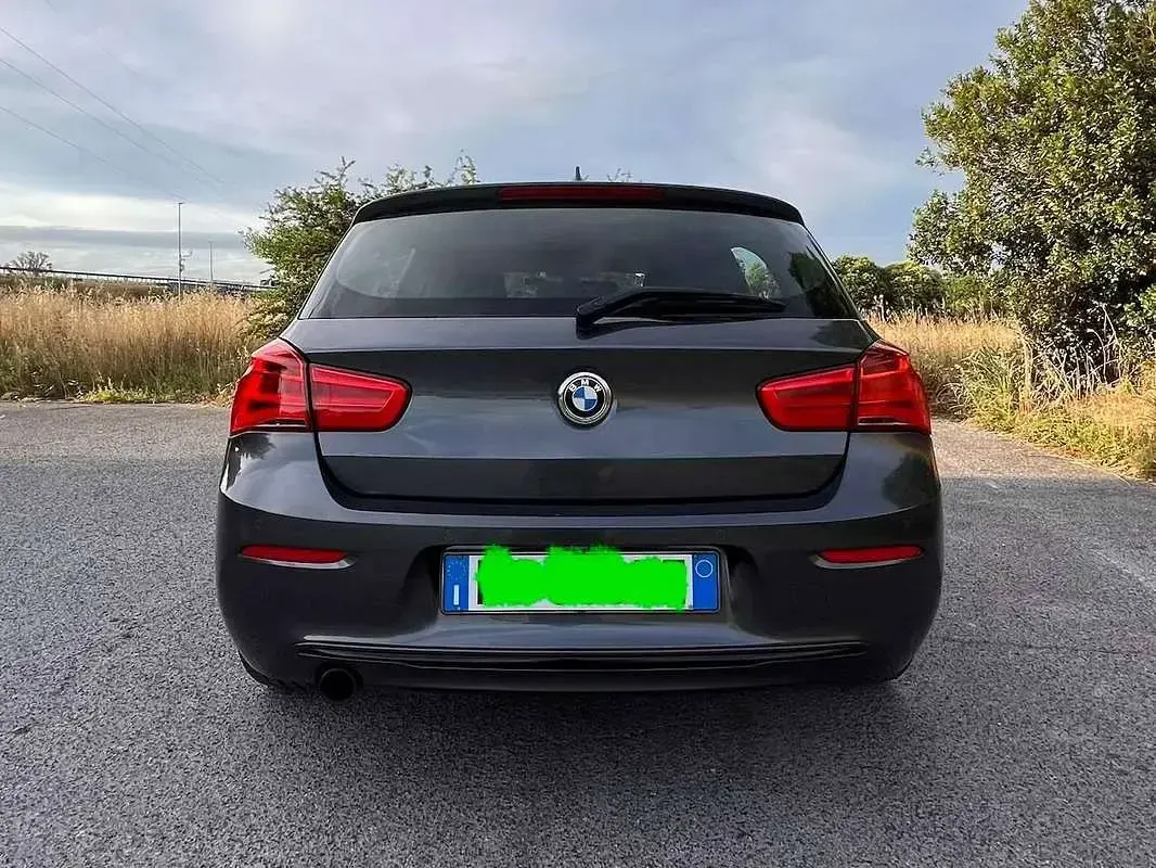 Usata BMW 118 Sport Line 150 CV (110 kW) 2016 Grigio Utilitaria