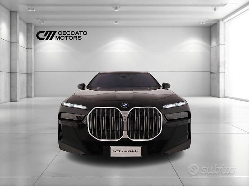 Usata BMW 740 M Sport 299 CV (219 kW) 2025 Nero Berlina