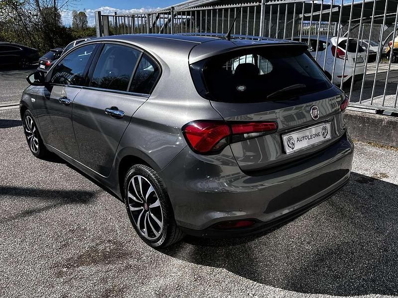 Usata Fiat Tipo Lounge 95 CV (69 kW) 2017 Grigio Berlina
