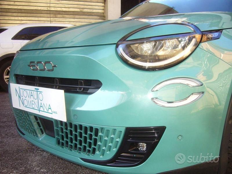 Usata Fiat 600 La Prima 110 CV (80 kW) 2025 Blu SUV