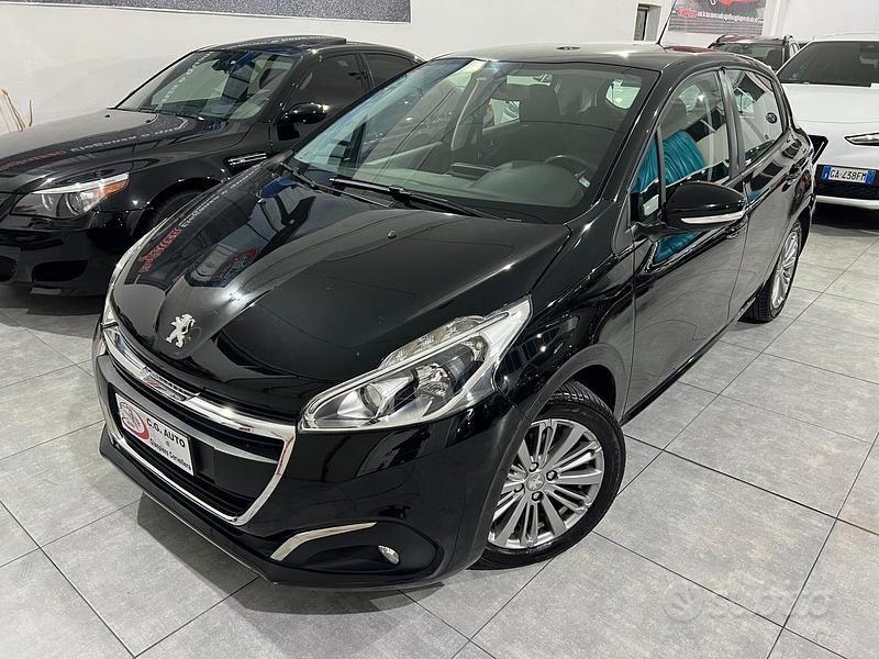 Usata Peugeot 208 Allure 75 CV (55 kW) 2017 Nero Utilitaria