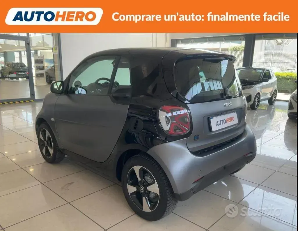 Usata Smart ForTwo Coupé 41 kW (56 CV) 2023 Grigio Utilitaria