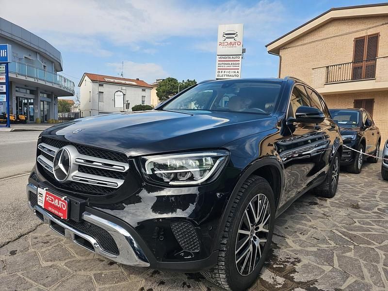 Usata Mercedes GLC300e Business 211 CV (155 kW) 2021 Nero Station wagon