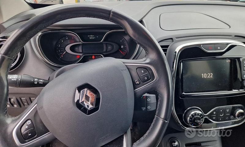 Usata Renault Captur 90 CV (66 kW) 2016 SUV