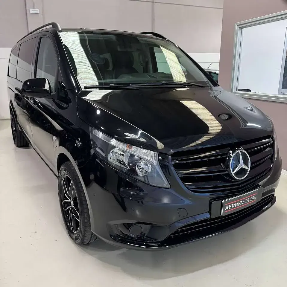 Usata Mercedes Vito 163 CV (119 kW) 2023 Nero ossidiana Furgone