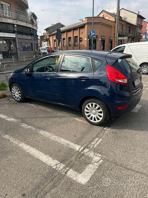 Usata Ford Fiesta 96 CV (70 kW) 2010 Utilitaria