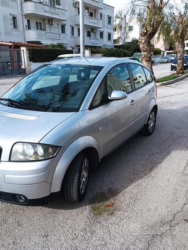 Grigio Usata 2003 Audi A2 Due volumi | 2900 € - Immagine 1/4