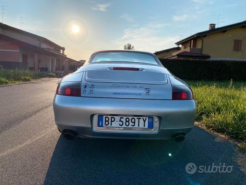Usata Porsche 911 300 CV (220 kW) 2001 Grigio Cabrio