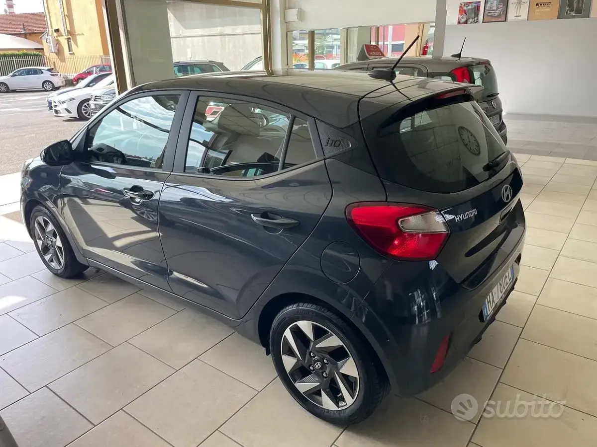 Usata Hyundai i10 62 CV (45 kW) 2025 Grigio Utilitaria