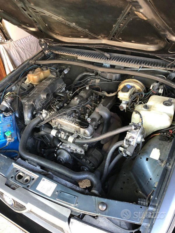 Usata Alfa Romeo 75 110 CV (80 kW) 1988 Grigio Berlina