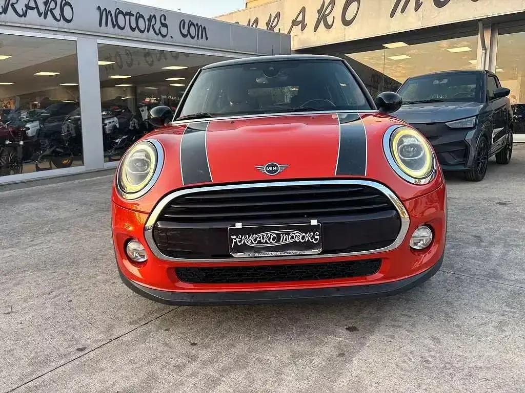 Usata Mini Cooper D 116 CV (85 kW) 2018 Rosso Utilitaria