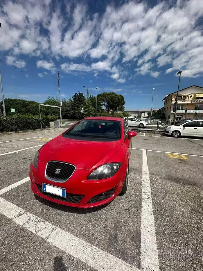 Usata Seat Leon 102 CV (75 kW) 2009 Rosso Utilitaria