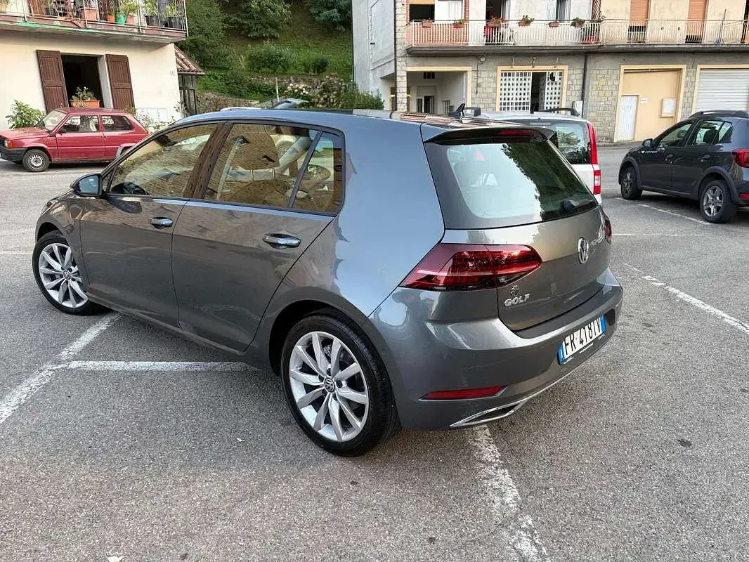 Usata VW Golf VII Highline 116 CV (85 kW) 2018 Grigio Berlina