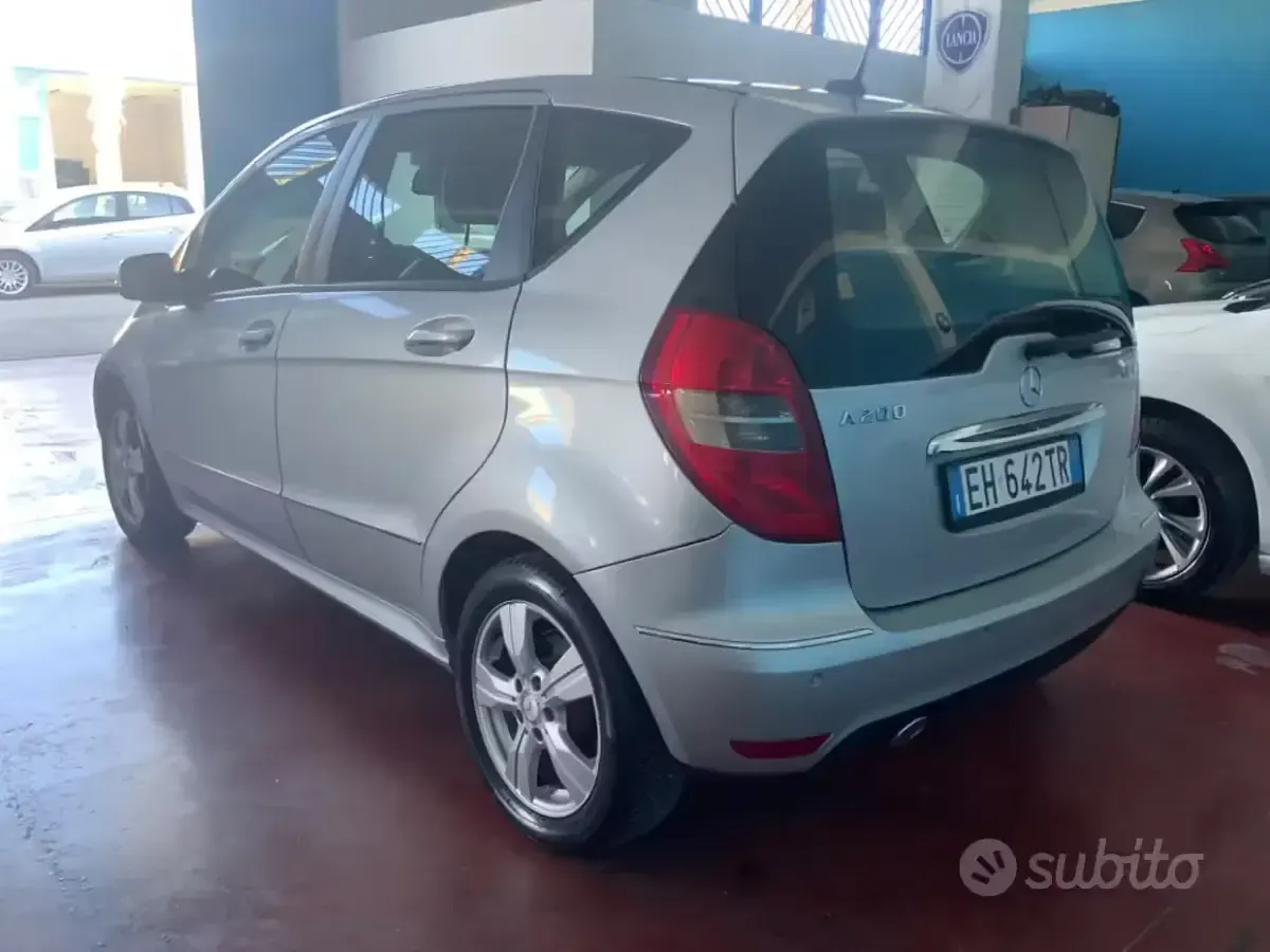 Usata Mercedes A200 Edition 140 CV (102 kW) 2011 Grigio Utilitaria
