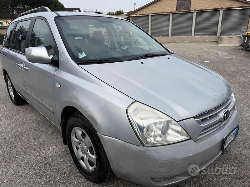 Usata Kia Carnival 185 CV (136 kW) 2007 Grigio Monovolume