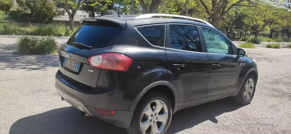 Usata Ford Kuga 136 CV (100 kW) 2009 Nero SUV