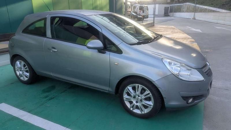 Usata Opel Corsa Sport 75 CV (55 kW) 2009 Argento Utilitaria