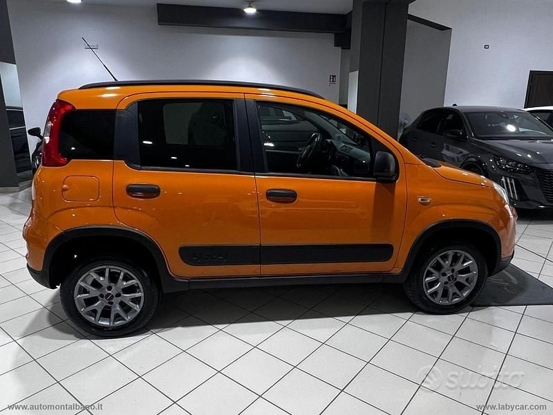 Usata Fiat Panda 4x4 S 95 CV (69 kW) 2018 Arancione Utilitaria