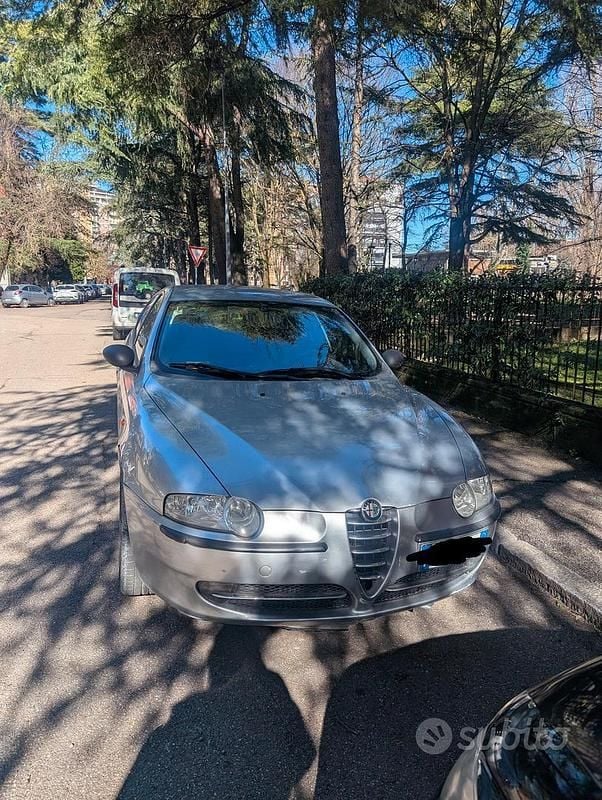 Usata Alfa Romeo 147 2003 Grigio Utilitaria