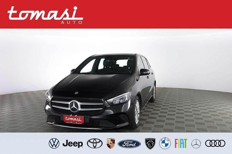 Nero notte Usata 2020 Mercedes B180 Executive Monovolume | 18.990 € (Buon prezzo) - Immagine 1/4