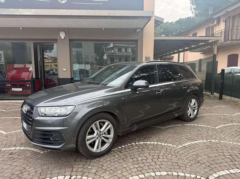 Usata Audi Q7 Ambiente 286 CV (210 kW) 2019 Grigio SUV