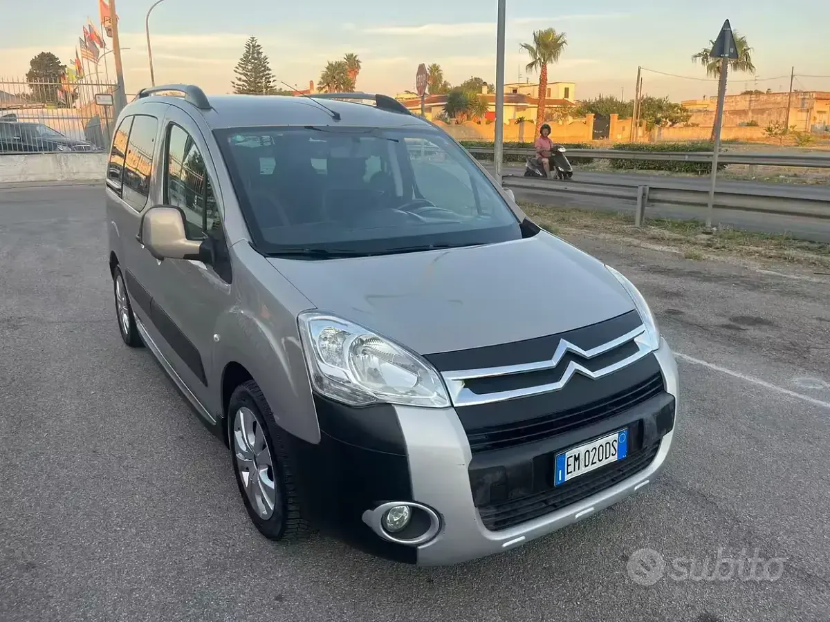 Usata Citroën Berlingo XTR 92 CV (67 kW) 2012 Marrone Monovolume