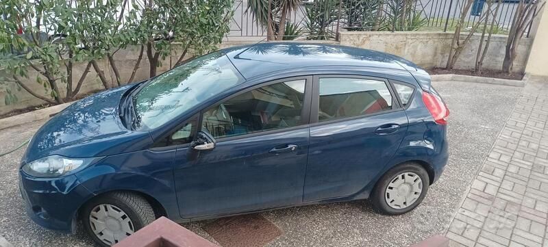 Usata Ford Fiesta 2011 Blu Utilitaria