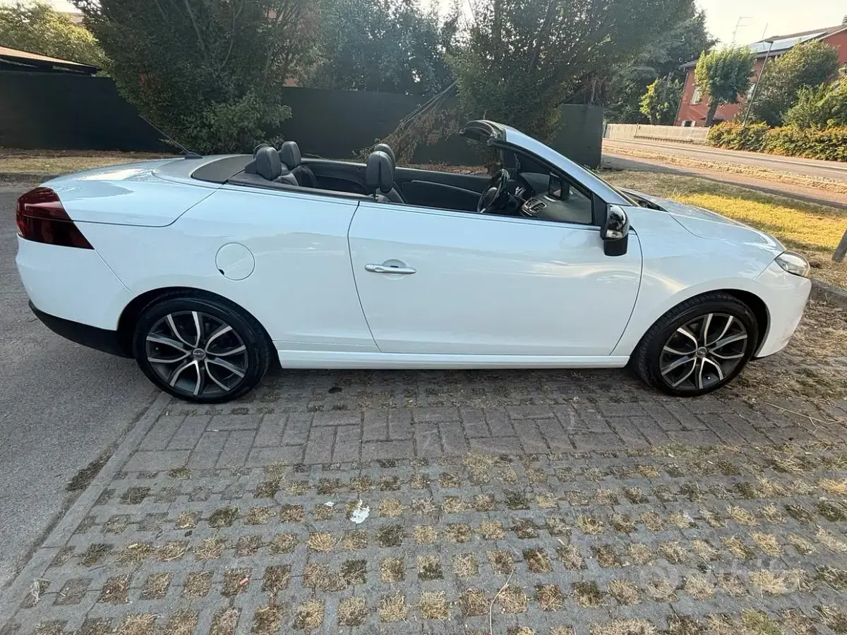Usata Renault Mégane Cabriolet Luxe 131 CV (96 kW) 2010 Bianco Cabrio