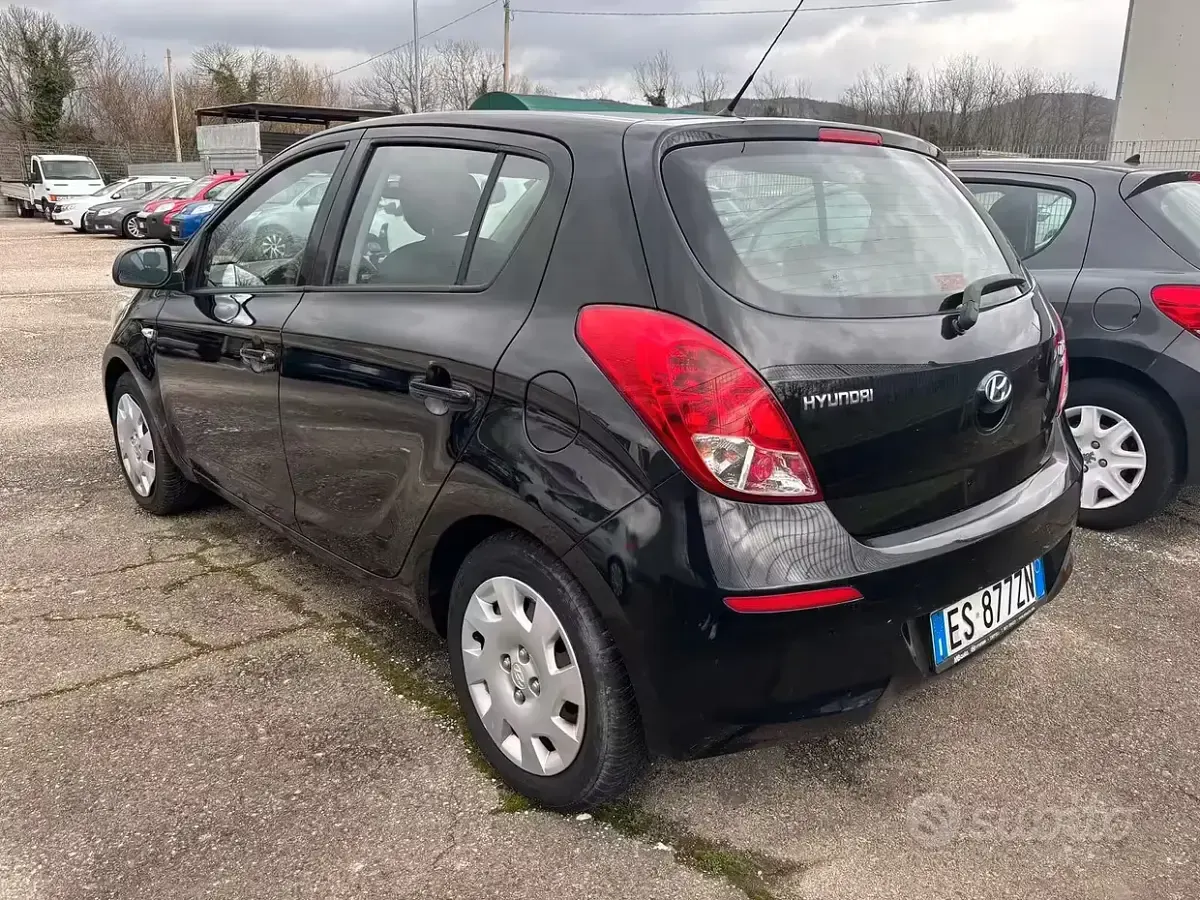 Brugt Hyundai i20 86 HK (63 kW) 2013 Sort Hatchback