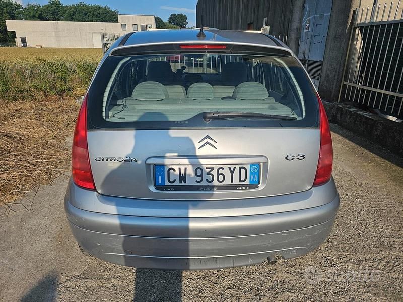 Usata Citroën C3 73 CV (53 kW) 2005 Grigio Berlina